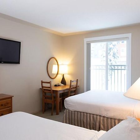 The Vance Creek Hotel & Conference Centre Silver Star Extérieur photo