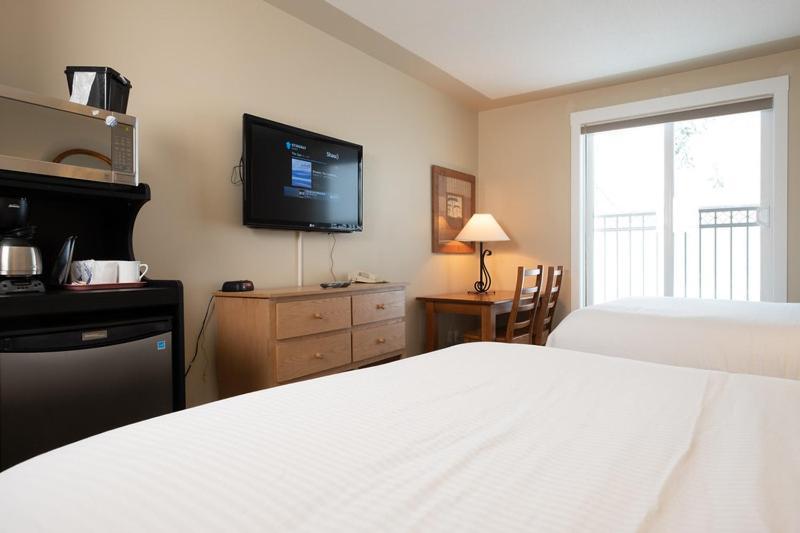 The Vance Creek Hotel & Conference Centre Silver Star Extérieur photo