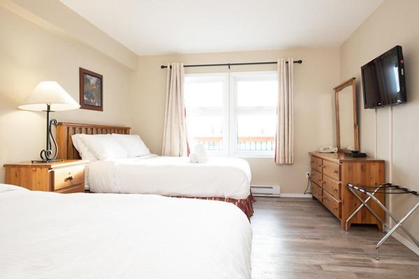 The Vance Creek Hotel & Conference Centre Silver Star Extérieur photo