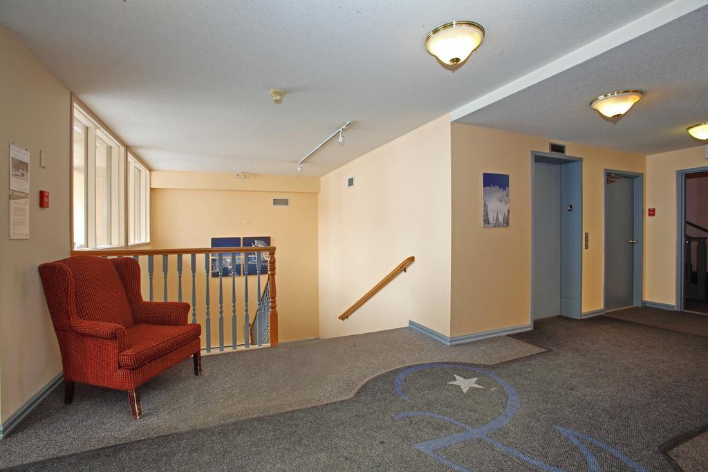 The Vance Creek Hotel & Conference Centre Silver Star Extérieur photo