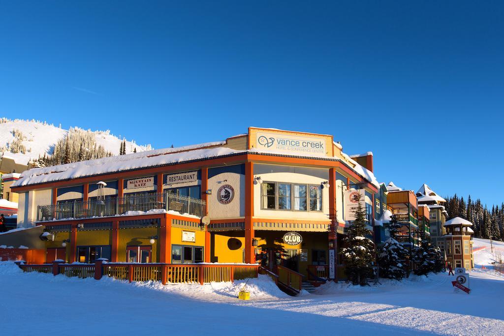 The Vance Creek Hotel & Conference Centre Silver Star Extérieur photo